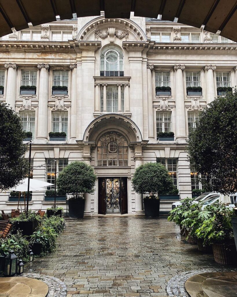 Stunning Architecture and Historic Features at the Rosewood London's Edwardian Building