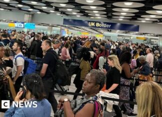 Passport e-gates at UK airports not working