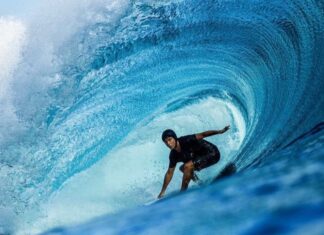 Photographer’s Iconic Shots of One of the Most Terrifying Surfing Destinations Capture the True Face of Nature