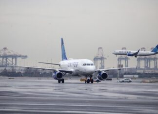 New York Area Airports Come To Near Standstill As FAA Problems Continue