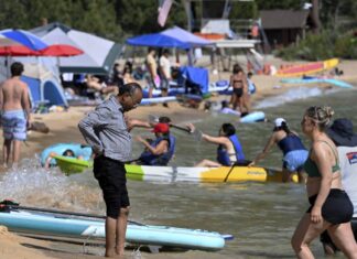A travel guide’s warning to avoid Lake Tahoe may jolt the region into managing huge tourist crowds – ESPN 690