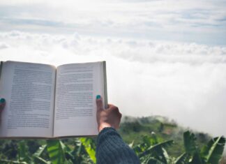 The best 5 travel books to read in 2023 to be a better solo traveller