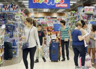 Toys R Us stores to come to cruise ships and airports as part of latest revival efforts