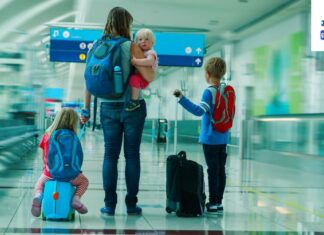 मुलांसोबत ट्रॅव्हल करताय? मग फॉलो करा ‘या’ टिप्स Travel Tips you must keep these 6 things in your bag travelling with Childs read full story