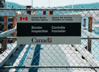 CBSA travel tips Canadian Thanksgiving and US Memorial Day weekend