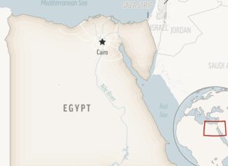 A policeman in Egypt killed 2 Israelis and 1 Egyptian at a tourist site in Alexandria