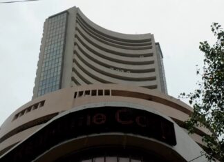Indian Railway Catering & Tourism Corporation share price Today Live Updates : Indian Railway Catering & Tourism Corp Faces Stock Market Slump