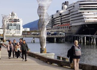 Alaska breaks cruise ship passenger record as tourism rebounds from the COVID-19 pandemic
