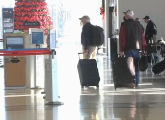 Last-minute holiday travel tips | 69News at Sunrise