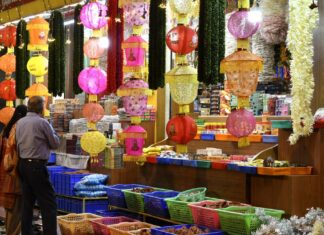 Popular shopping destinations in Bengaluru come alive ahead of Deepavali