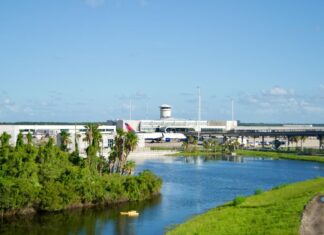 The 4 Airports Near Port Canaveral Cruise Port (2024)