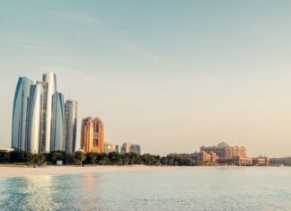 A travel guide to Abu Dhabi and its best hotels, attractions, and more