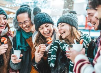 Holiday Travel Tips for Vacationing With Family and Friends