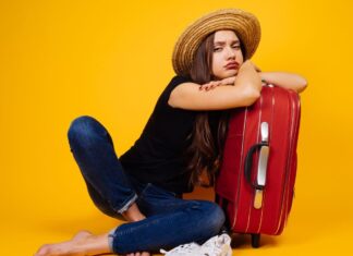 10 Major Travel Partner ‘Red Flags’ To Check (& Avoid) On A Journey 2023
