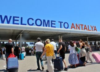 Türkiye expected to close year with records in tourism: Minister