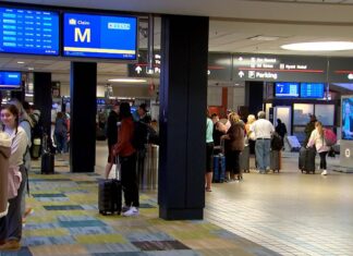 TSA offers tips for holiday travel as airports start to get busy – WPXI