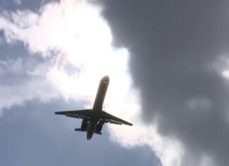 Push by Mayor Turner’s airport director to make canceling airport contracts for the next mayor more difficult