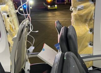 Alaska Airlines Plane Makes Emergency Airline After Losing Window