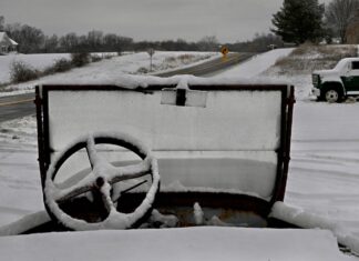 D.C.-area winter storm causes fresh problems for airports, roads