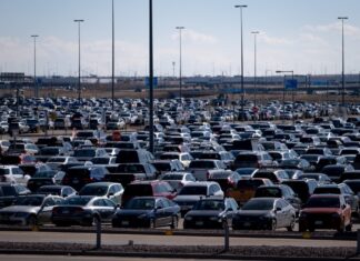 Denver International Airport car thefts dropped at end of 2023