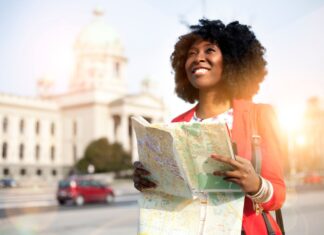 Are Travel Guides Obsolete? The Pros and Cons of Guided Adventure