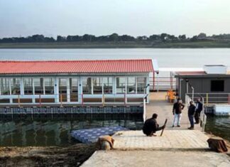 Tourism dept pushes for another floating restaurant on Yamuna
