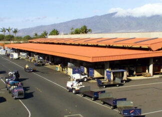 6 injured after American Airlines jet makes hard landing at Kahului Airport