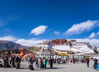 Xizang opens tourist destinations to public free of charge to promote tourism-Xinhua