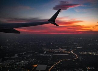 8 tips that could save your life in an aeroplane emergency