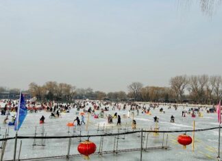 龙年春节旅游开门红,助推文旅发展步步高 Tourism in China gets off to roaring start in 2024_新浪新闻