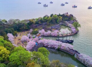 Travel guide to Wuxi, China: Three Kingdoms TV drama set, cherry blossoms, ancient waterways