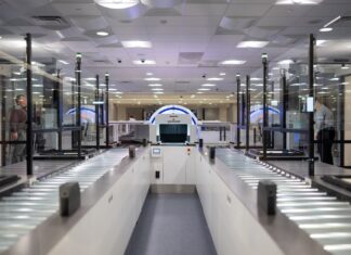 TSA unveils first self-screening security line at Las Vegas airport
