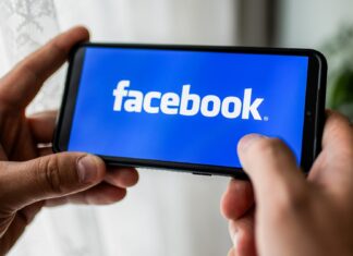 The free Facebook groups that seasoned travellers are ditching their guidebooks for