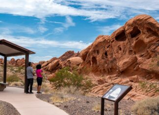 Lake Mead visitors caught on video destroying ancient rock formations