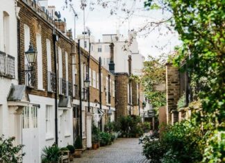 A ‘Bridgerton’ Fangirl’s Guide To London