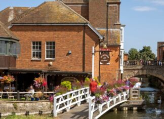Hotels, restaurants and things to do