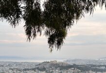Solo Travel in Greece Over 40: Why Athens and Naxos Is the Trip You’ve Been Putting Off Exploring Athens as a solo traveler over 40