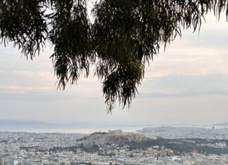 Solo Travel in Greece Over 40: Why Athens and Naxos Is the Trip You’ve Been Putting Off Exploring Athens as a solo traveler over 40